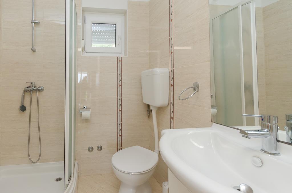 Apartment Zorka Medveja Bagian luar foto